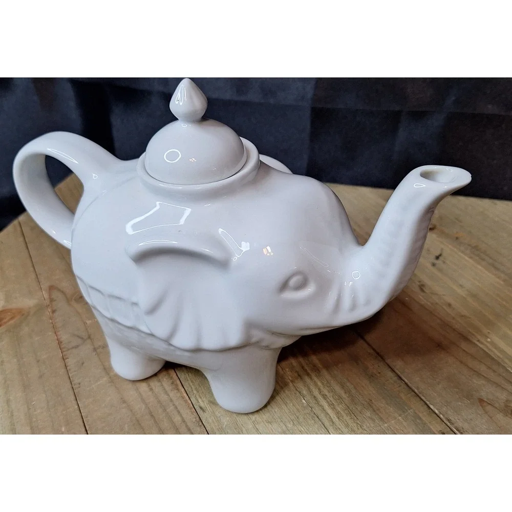 BIA Cordon Bleu White Porcelain Elephant Teapot Ceramic Glossy Animal Pitcher